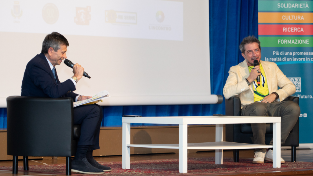 Fragilità e inclusione, oltre 800 persone a Merate per emozionarsi con Paolo Ruffini e il suo romanzo
